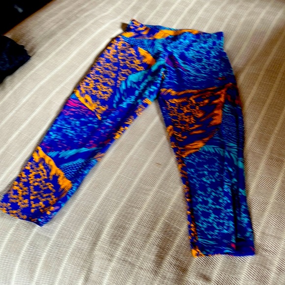 Beautiful workout yoga pants - Picture 1 of 3